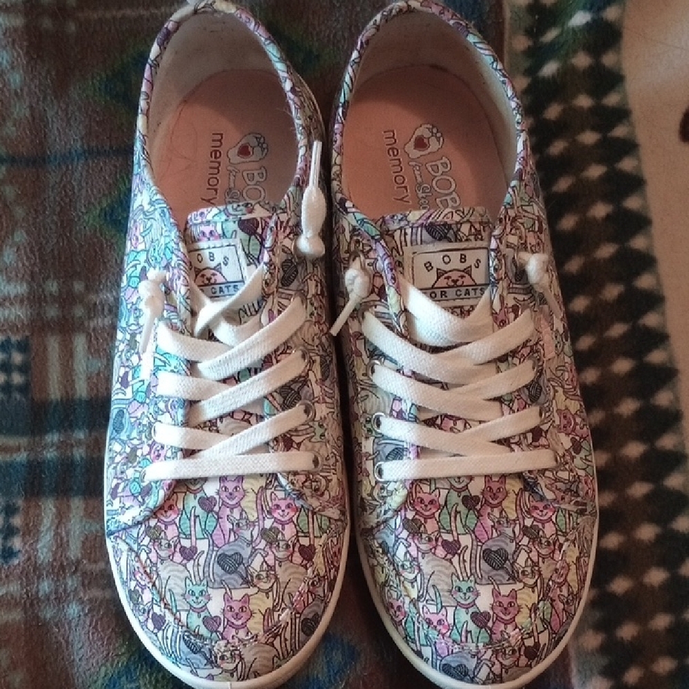 Bob's by Skechers Pink and Purple Lace-Up Sneakers kitty cat Design